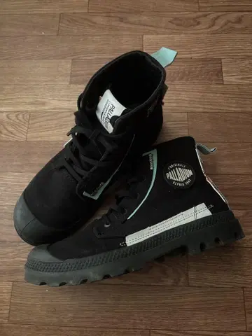 PALLADIUM 블랙 하이컷 스니커즈