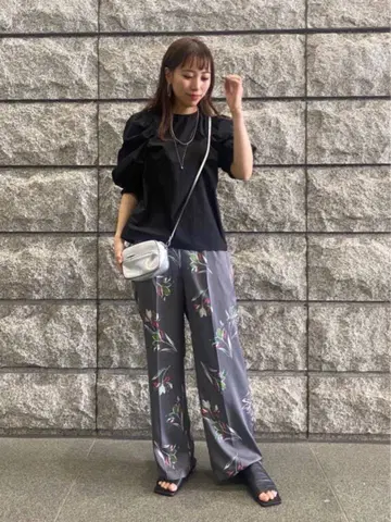 유나이티드 애로우즈 블랙 퍼프 슬리브 상의 36