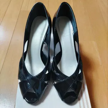 리즈 라피네 오픈토 하이힐 펌프스 블랙 23cm