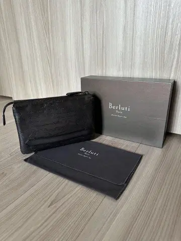 정가 324,000엔 벨루티 텔시오 올인원 세컨드 백 블랙 새상품