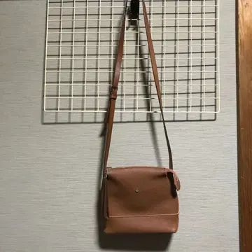 ecco 숄더백 브라운