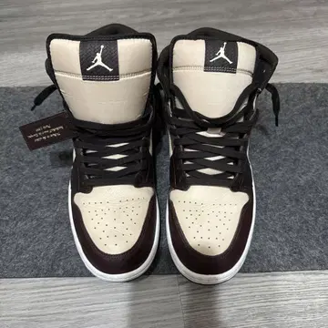 [ 29.5cm ] AIR JORDAN 1 MID SE