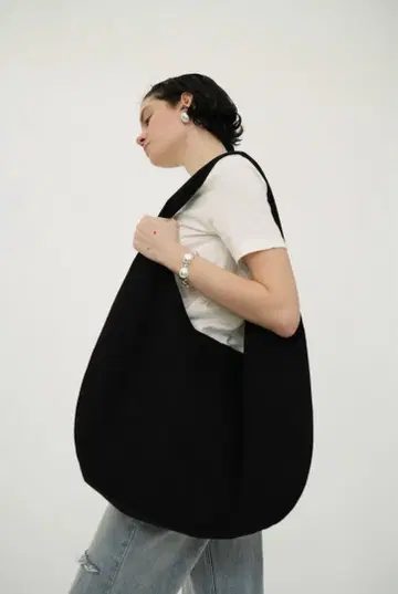 CLANE 신규 매장 한정 ROUND TOTE BAG 요코하마