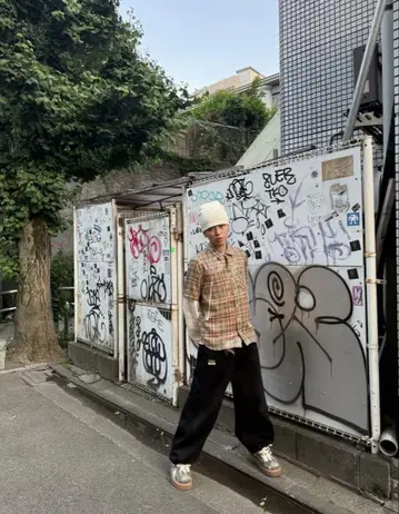 AFB SPANGLE SS SHIRTS 카츠키 군 착용