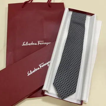 새상품 Salvatore Ferragamo 넥타이