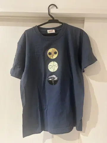 오카모토 타로 네이비 T셔츠 S사이즈