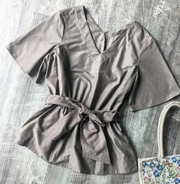 그린 라벨 릴랙싱 UNITED ARROWS 카키 블라우스 V 옷깃