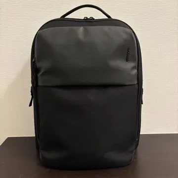 Incase 인케이스 ARC Daypack 블랙 백팩 20L