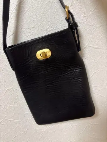 헨더 스키마 블랙 가죽 숄더백