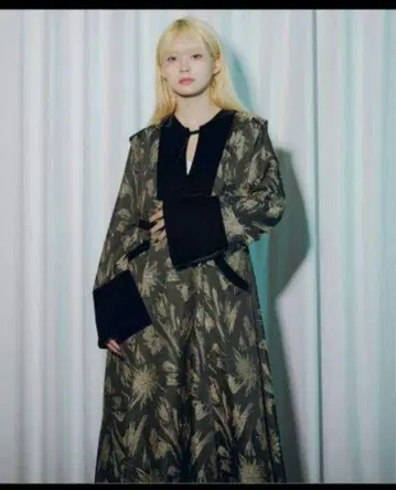 Ezick 에직 벨로아 스위치 와이드 슬리브 카프탄 드레스