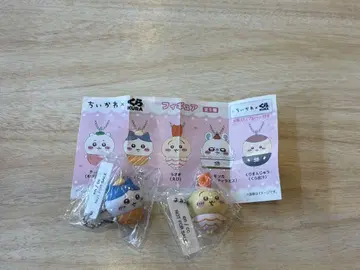 치이카와 피규어 스트랩과 배지 세트