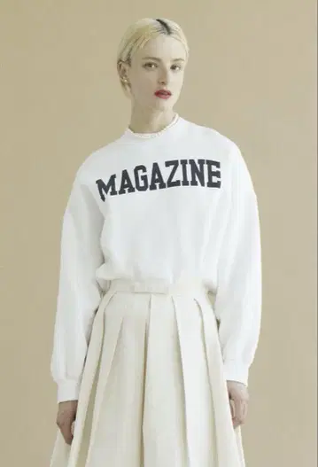 THIRD MAGAZINE 로고 크롭 맨투맨