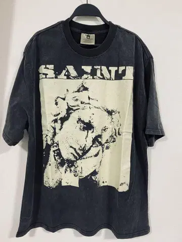 SAINT 그래픽 티셔츠