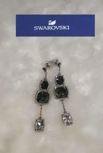 정품 스와로브스키 Swarovski 드롭 귀걸이 블랙