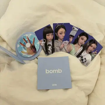 ILLIT 3rd 미니 앨범 bomb Merch ver