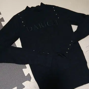 Darich 다리치 그래픽 스터드 니트 블랙 Free