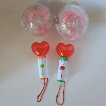 최애 컬러 빨간색 계열 캡슐 토이