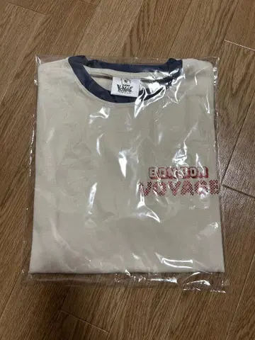 BON BON VOYAGE 티셔츠