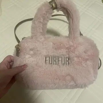 FURFUR 핑크 퍼 숄더백