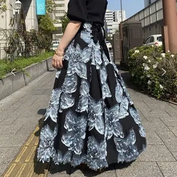 FRAY I.D / 프레이 아이디 자카드 플라워 플레어 스커트