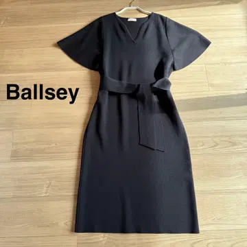 Ballsey 블랙 V넥 원피스