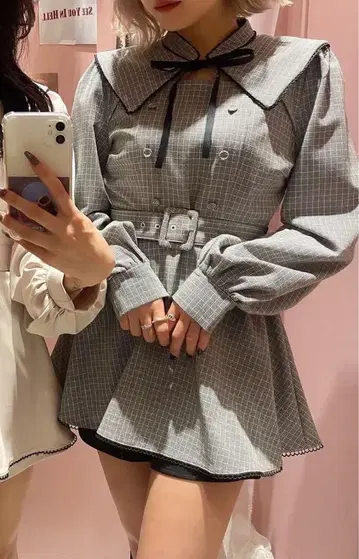그레이 체크 무늬 미니 원피스 긴팔