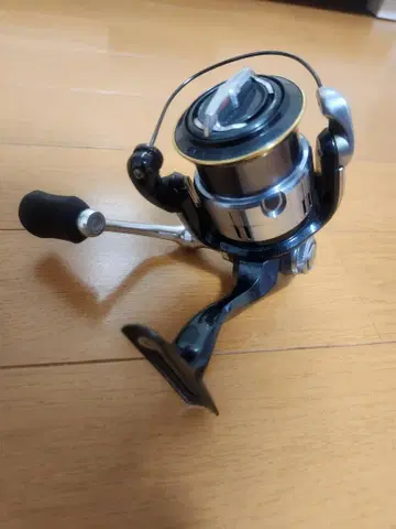Shimano Vanquish 2500HGS 스피닝 릴