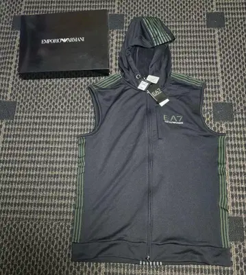 EA7 Emporio Armani 후드 부착 베스트 블랙 아르마니