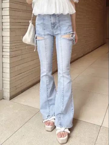 INGNI 사이드 리본 컷 아웃 플레어 데님 팬츠 블루 S