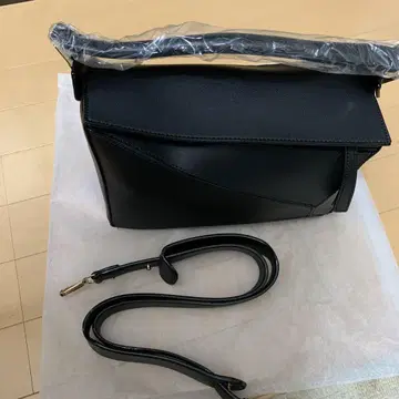 블랙 숄더백 합성 피혁