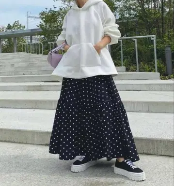 새상품 mite 도트 볼륨 스커트