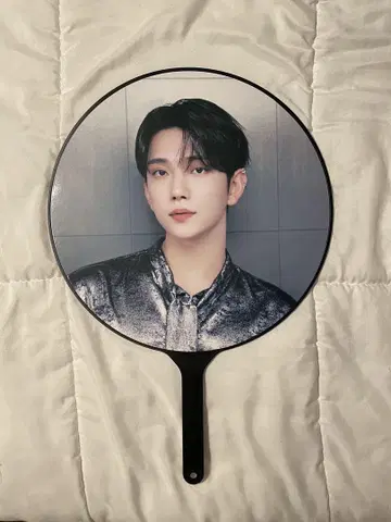 세부치 [RIGHT HERE] IN JAPAN 조슈아 부채