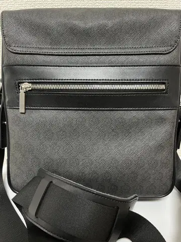 블랙 메신저 백 합성 피혁