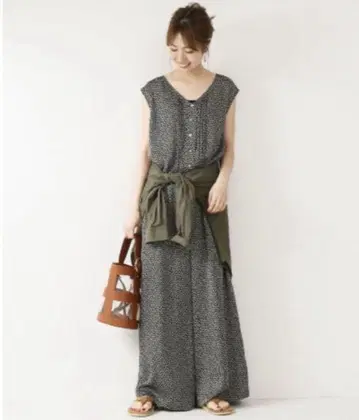 Spick and Span 리프 프린트 점프 수트 올인원