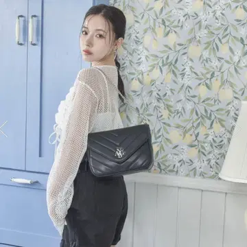 ANDGEEBEE 하트 파우치가 달린 숄더백 블랙 brack