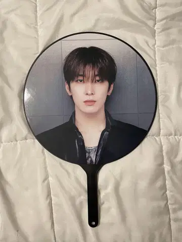 세부치 [RIGHT HERE] IN JAPAN 원우 부채
