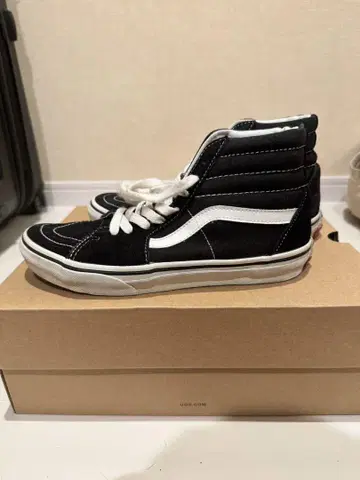 Vans 블랙/화이트 하이컷 스니커즈