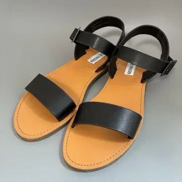 새상품급 STEVE MADDEN 샌들 24.5cm 미국