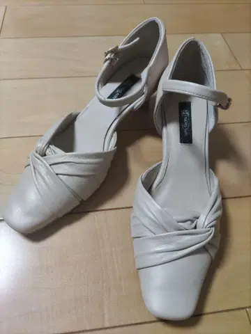 MICHAEL KLEIN 신발 중간 힐