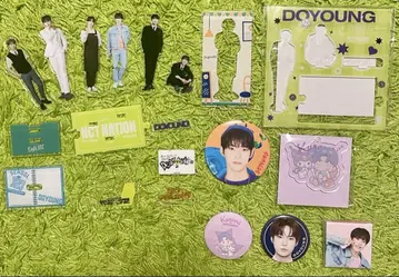 NCT127 도영 아크릴 스탠드 캔뱃지 세트 묶음 판매 굿즈