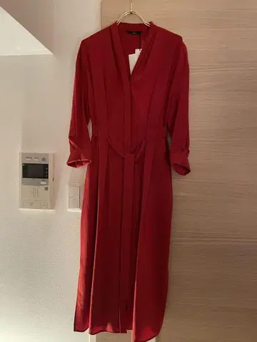 택 포함 새상품 Lisse 빨간색 랩 드레스 무릎 아래