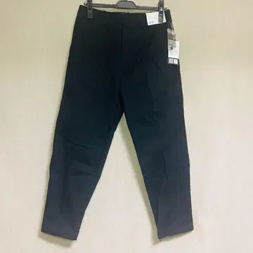 새상품 UNIQLO 유니클로 와이드 핏 테이퍼드 앵클 치노 블랙