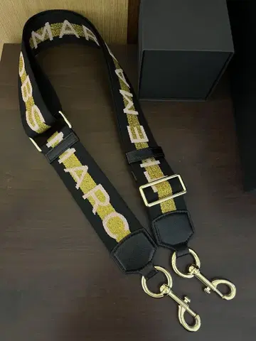 마크 제이콥스 Marc Jacobs 백 스트랩