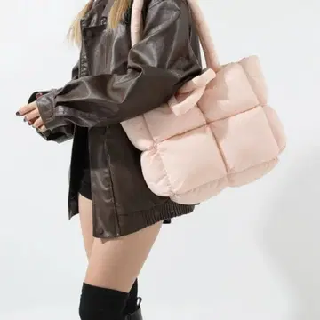 핑크 퀼팅 숄더백