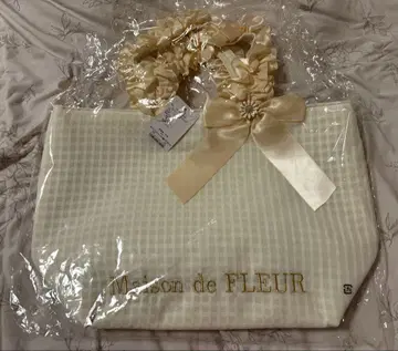Maison de FLEUR 플라워 비쥬 프릴 핸드 토트백