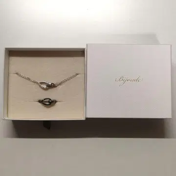 Bijoude 반지, 목걸이