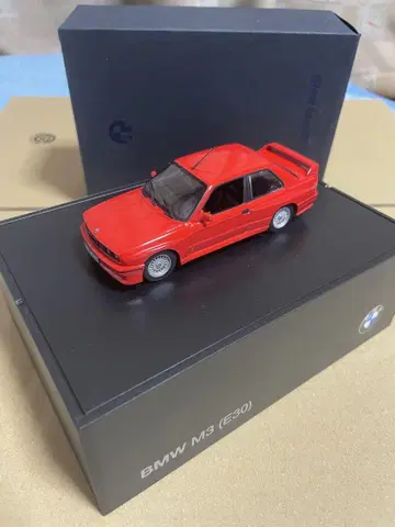 BMW M3 (E30) 미니카 빨간색 1/43