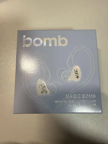 ILLIT 아이릿 bomb 이어모니풍 이어폰 앨범