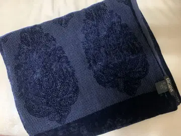 에스카다 MADE IN ITALY 실크 혼방 스톨