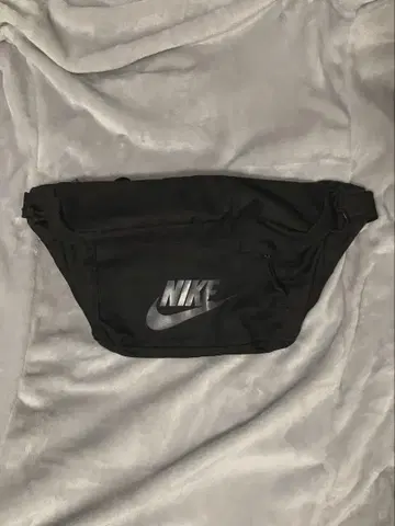 Nike 테크 힙팩